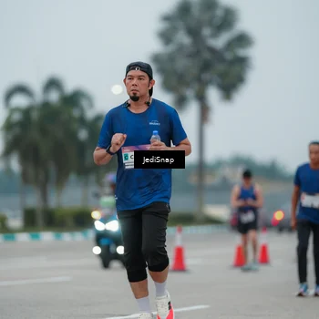 Runner Photo 7522394
