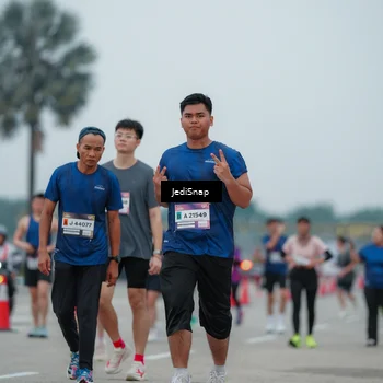 Runner Photo 7522415
