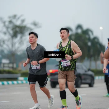 Runner Photo 7522500
