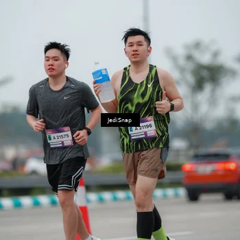 Runner Photo 7522513