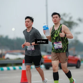 Runner Photo 7522514
