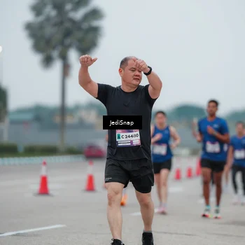 Runner Photo 7522644