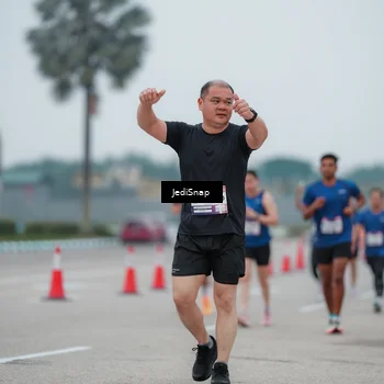 Runner Photo 7522648