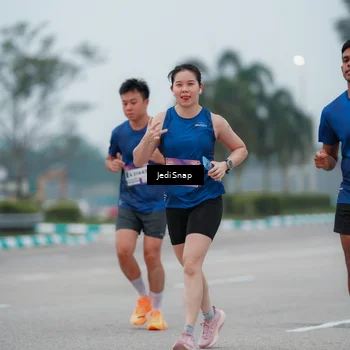 Runner Photo 7522674