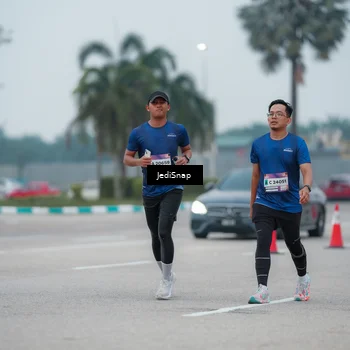 Runner Photo 7522679