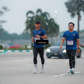 Runner Photo 7522681