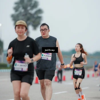 Runner Photo 7522861