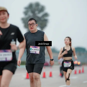 Runner Photo 7522877
