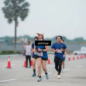 Runner Photo 7522900
