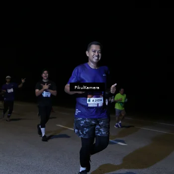 Runner Photo 7523005