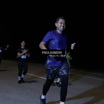 Runner Photo 7523006