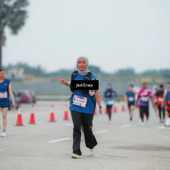 Runner Photo 7523013