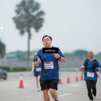 Runner Photo 7523015