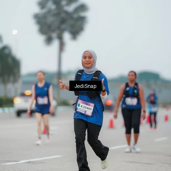 Runner Photo 7523043