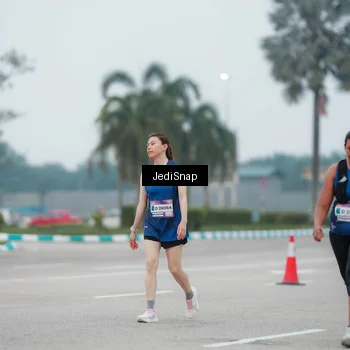 Runner Photo 7523054