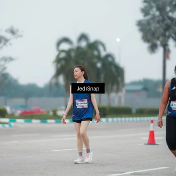 Runner Photo 7523055