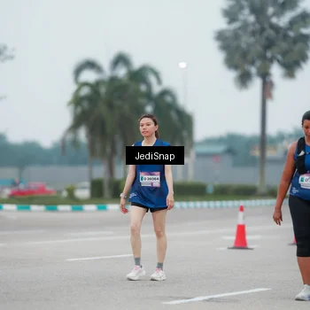 Runner Photo 7523056