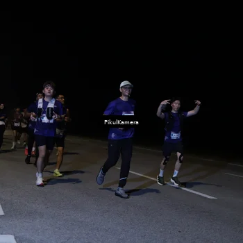 Runner Photo 7523062