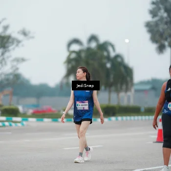 Runner Photo 7523067