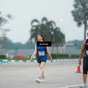 Runner Photo 7523068