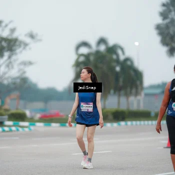 Runner Photo 7523069