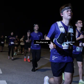 Runner Photo 7523098