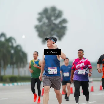 Runner Photo 7523135