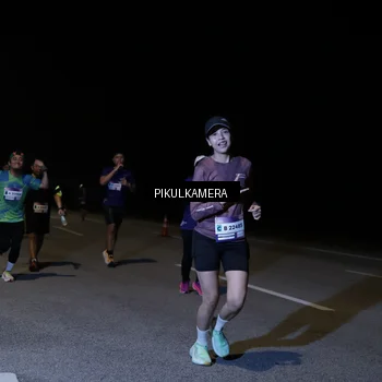 Runner Photo 7523189
