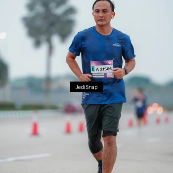 Runner Photo 7523240