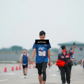 Runner Photo 7523256