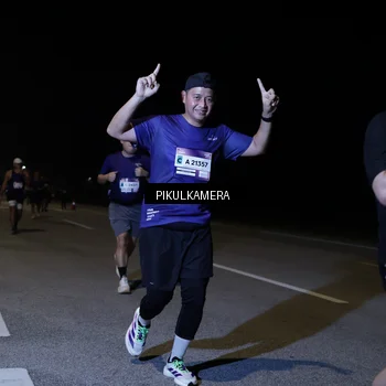 Runner Photo 7523275