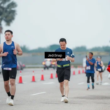 Runner Photo 7523290