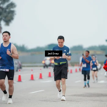 Runner Photo 7523300