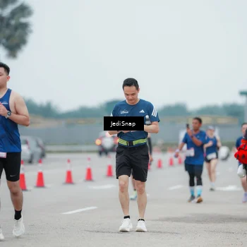 Runner Photo 7523303