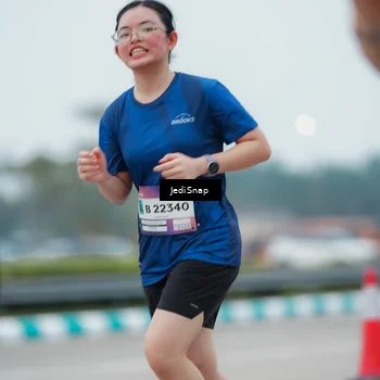 Runner Photo 7523372
