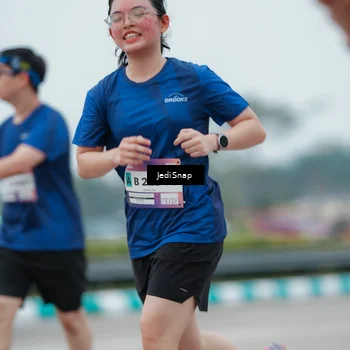 Runner Photo 7523373