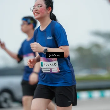 Runner Photo 7523381
