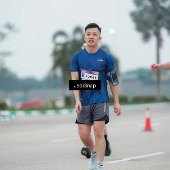 Runner Photo 7523450