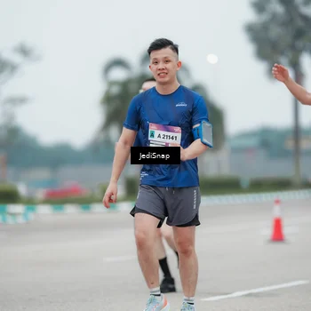 Runner Photo 7523462