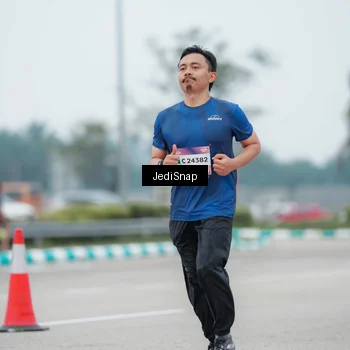 Runner Photo 7523563
