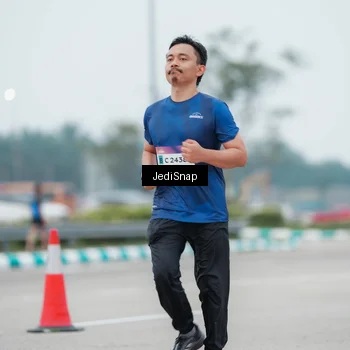 Runner Photo 7523566
