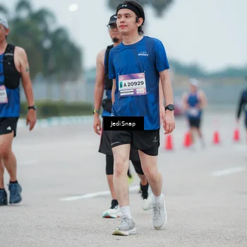 Runner Photo 7523592
