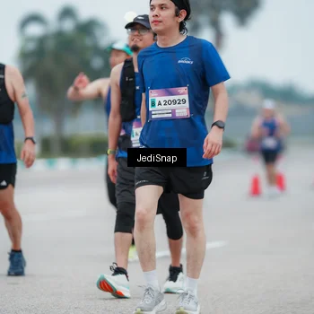 Runner Photo 7523599