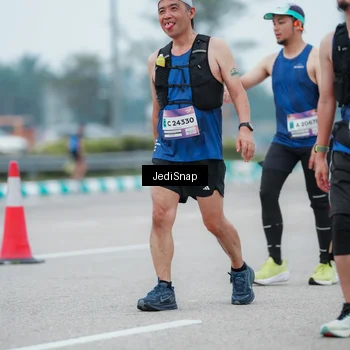 Runner Photo 7523605