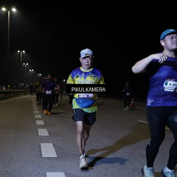 Runner Photo 7523660