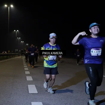 Runner Photo 7523662