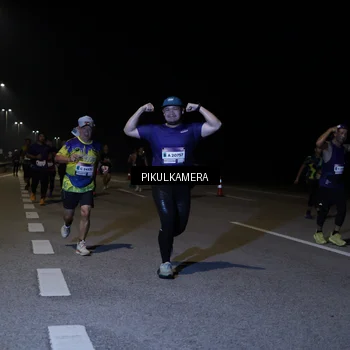 Runner Photo 7523664