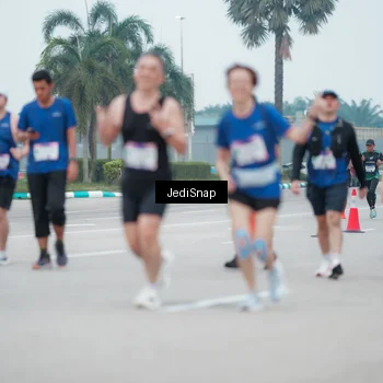 Runner Photo 7523670