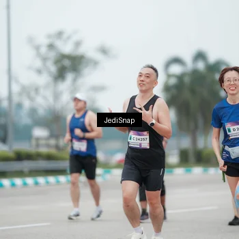 Runner Photo 7523676