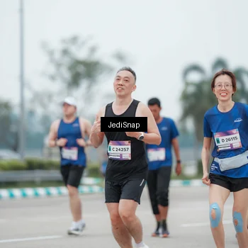 Runner Photo 7523680